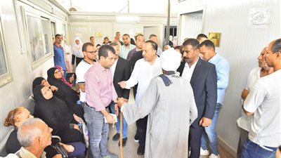 للتأكد من توافر الأرصدة الكافية من الأدوية.. محافظ أسيوط يتفقد المخزن الإقليمي للأدوية ومستشفى الرمد 