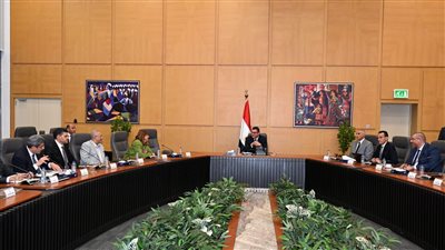 وزير الإسكان يتابع تنفيذ المبادرة الرئاسية 