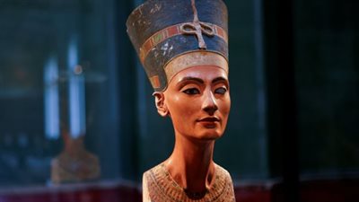 خبير أثري: حملة زاهي تركز على الضغط الجماهيري على الحكومة الألمانية لتعيد رأس نفرتيتي 