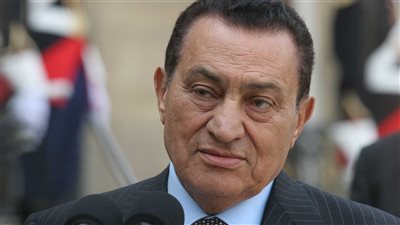 مبارك رفض التهديد.. مدير الدفاع الوطني يكشف محاولات الاحتلال للسيطرة على سيناء