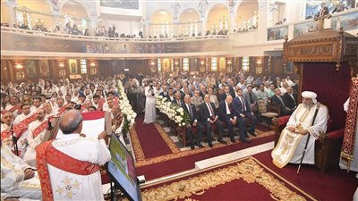 البابا تواضروس يصلي قداس 