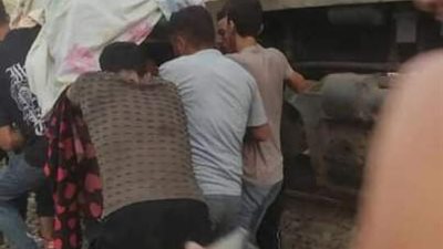 مشاهد من استخراج جثـ ـامين ضحايا تصادم قطارين الزقازيق 