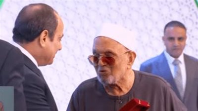 نجل الشعراوي: الرئيس السيسي متواضع كعادته ويستحق دعواتنا بالتوفيق