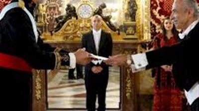 بعد الاعتراف بها.. إسبانيا تستقبل أول سفير لدولة فلسطين
