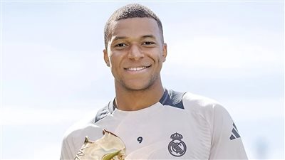 مبابي يحصل على الحذاء الذهبي في دوري أبطال أوروبا الموسم الماضي