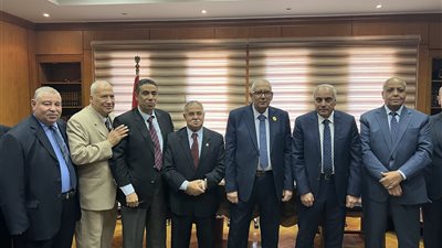 بالصور.. رئيس استئناف القاهرة وقضاة المحكمة يكرمون المستشار احمد قتلان