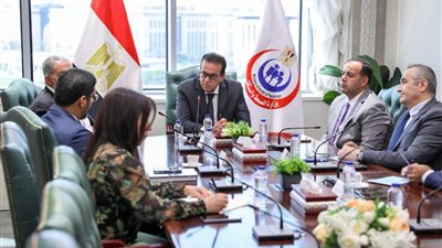 الذكاء الاصطناعي والروبوت الجراحي لتعزيز استخدام التكنولوجيا بالقطاع الصحي