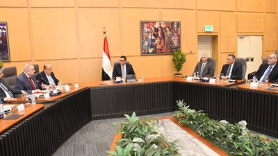 الشربيني: الوزارة مستعدة لتقديم كل الدعم لجمعيات المستثمرين 