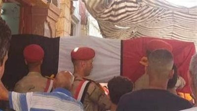 بعد 57 عامًا.. جنازة عسكرية لجندي مصري عثر على رفاته في سيناء