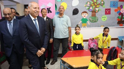محافظ القاهرة يتابع انتظام الدراسة بعدد من المدارس 