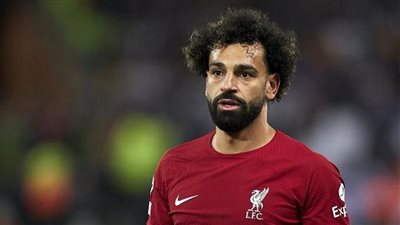 محمد صلاح يتخذ قرارًا بشأن استمراره مع ليفربول
