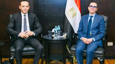 وزير التجارة الخارجية يلتقي وفد شركة انكوردج للاستثمارات لاستعرض مشروعاتها بالسوق المصرية