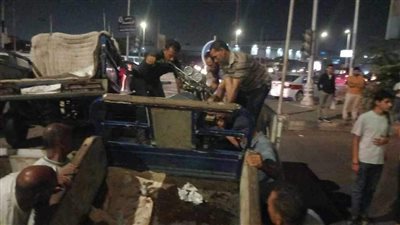 جهاز مدينة العاشر من رمضان يشن حملة مسائية لازالة الاشغالات