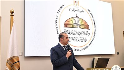 وزير الشئون النيابية يجتمع بمسئولي الاتصال السياسي بالوزارات بمقر الوزارة