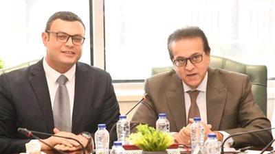  وزيري الصحة الإسكان يبحثان سبل تعزيز التعاون المشترك فى ملف التنمية البشرية