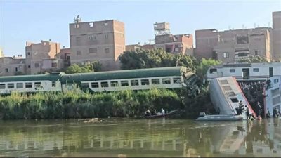 النيابة الإدارية تأمر بالتحقيق في حادث تصادم قطاري المنيا