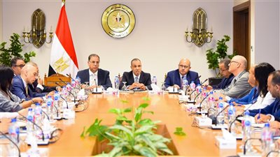 وزير الخارجية يعقد اجتماعاً تنسيقياً موسعاً مع قطاع الهجرة والقطاع القنصلي