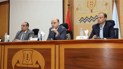 محافظ كفرالشيخ يبحث مشاكل الصيادين ومواجهة التعديات وتنمية الثروة السمكية ببحيرة البرلس