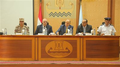 محافظ كفرالشيخ يعقد اجتماعًا موسعًا لتنظيم إحتفالات المحافظة بالعيد القومي 
