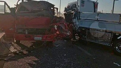 تصادم مروع بين سيارتين نقل على الطريق الإقليمي بمدينة السادات