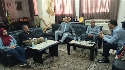 وكيل وزارة الشباب بالشرقية يناقش تطوير مركز شباب بردين