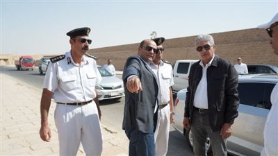 جولة تفقدية لوزير السياحة والآثار   داخل منطقة أهرامات الجيزة 