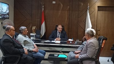 وكيل تعليم قنا الجديد يتسلم مهام عمله ويعقد اجتماعاً لمديرى عموم الإدارات التعليمية
