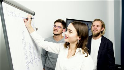 كيفية كسب المال على الإنترنت بإنشاء المواقع