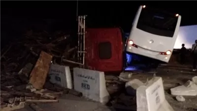 اصابة 13 في حادث تصادم بين سيارتين على طريق برج العرب باسكندرية