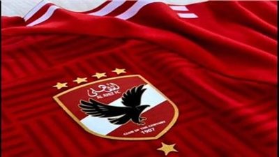 فتح ملفات الانتماء.. نجم الأهلي السابق يفجر مفاجآت