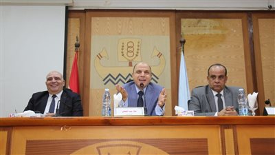 محافظ كفرالشيخ: الإسراع فى انجاز العمل لتحقيق النجاح فى كل المجالات.. ولن نتهاون مع المقصرين ولن يكون بيننا فاسد