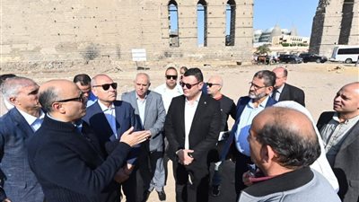 وزير الإسكان ومحافظ القاهرة يتفقدان موقف تنفيذ مشروع تطوير 