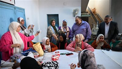 تقنيات الكتابة والتصوير وفنيات الحرف في ملتقى فتيات 