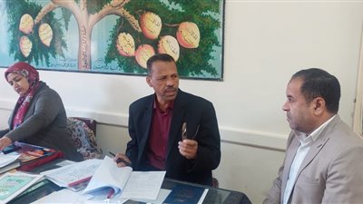 وكيل « تعليم نجع حمادي » يؤكد على متابعة عدد ونسب الحضور والغياب بالمدارس
