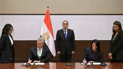رئيس الوزراء يشهد توقيع خطابات متبادلة للمنحة الكورية بـ 8 مليون دولار 