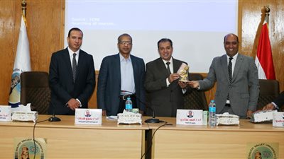 افتتاح فعاليات المؤتمر الطلابي الثانى بكلية الآثار فى جامعة جنوب الوادى