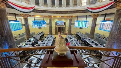 أبرزها المقاولات والسياحة..تراجع ١١ قطاع بالبورصة بجلسة الأربعاء 