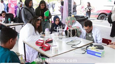 طلاب صيدلة 