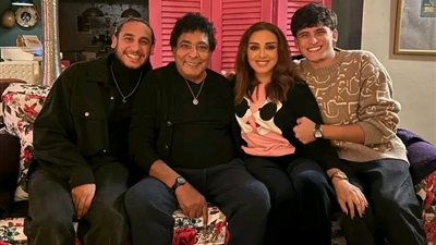 الكينج محمد منير يوجه رسالة شكر لأنغام والأخيرة ترد.. «أنا وولادي من عشاقك»