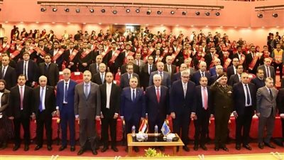 انطلاق العرض المسرحي لصندوق مكافحة الإدمان من جامعة السويس لتوعية الشباب بخطورة المخدرات