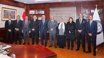 النائب العام يستقبل رئيسيْ الاستئناف للنيابة العليا لشئون الأسرة ونيابة استئناف القاهرة لشئون الأسرة لعرض كشوف إنجاز القضايا بدائرة نيابتيْهما