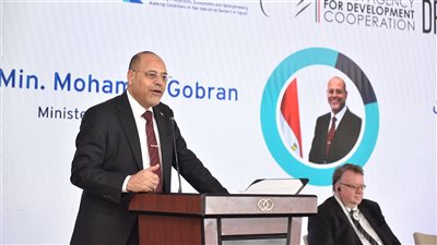 وزير العمل يُشارك في إطلاق مشروع تعزيز الإنتاجية وتحسين ظروف العمل