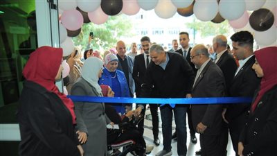 رئيس جامعة كفر الشيخ يفتتح معرض الفنون التشكيلية للطلاب من مختلف كليات الجامعة