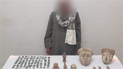 ضبط شخص بأسيوط بحوزته 409 قطعة أثرية بعد التنقيب غير المشروع