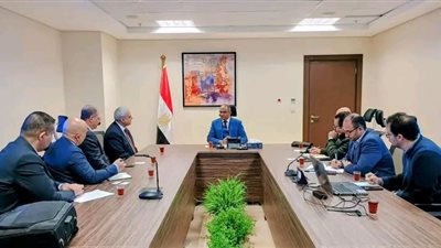 الإسكان يستعرض فرص مشاركة القطاع الخاص في الاستثمار وتنفيذ محطات تحلية مياه الشرب