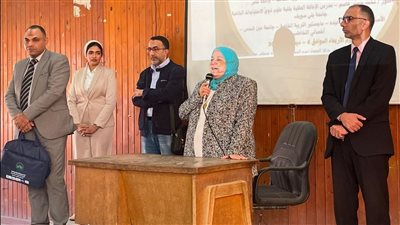 اساسيات التخاطب و التعامل مع اطفال التوحد.. فى ندوه بالخدمه الاجتماعيه بالقاهره 