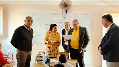 وكيل تعليم قنا يفاجئ 5 مدارس بقفط
