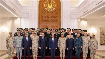 الرئيس السيسي يعقد اجتماعا مع كبار رجال الدولة والقوات المسلحة والمخابرات والداخلية