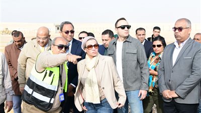 باستثمارات بلغت 288 مليون جنيه.. وزيرة البيئة ومحافظ قنا يتفقدان مشروعات تدوير المخلفات 