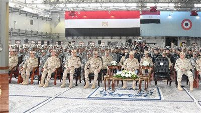 وزير الدفاع يتفقد إحدى القواعد الجوية يؤكد قدرة 
